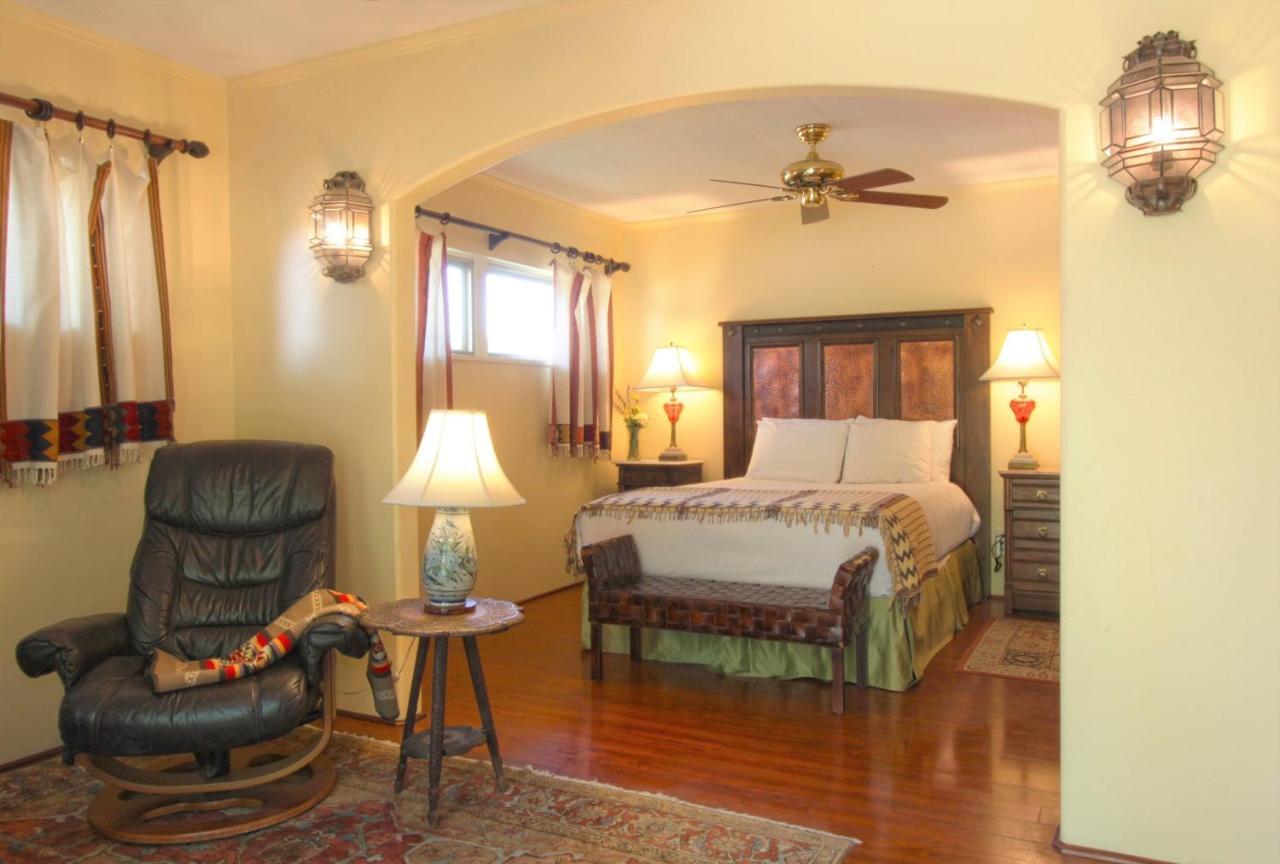 Casa Blanca Inn And Suites Фармингтон Экстерьер фото