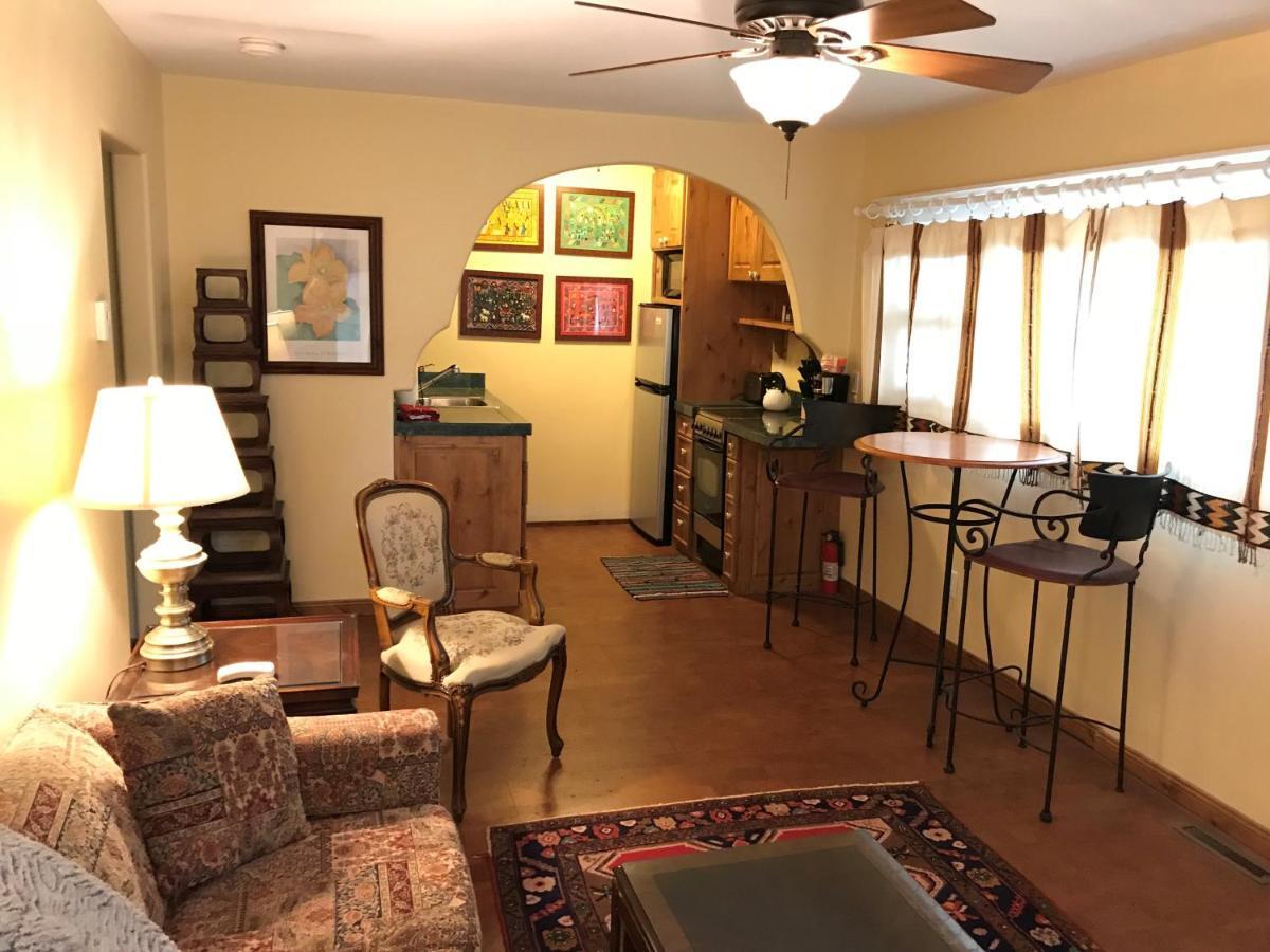 Casa Blanca Inn And Suites Фармингтон Экстерьер фото