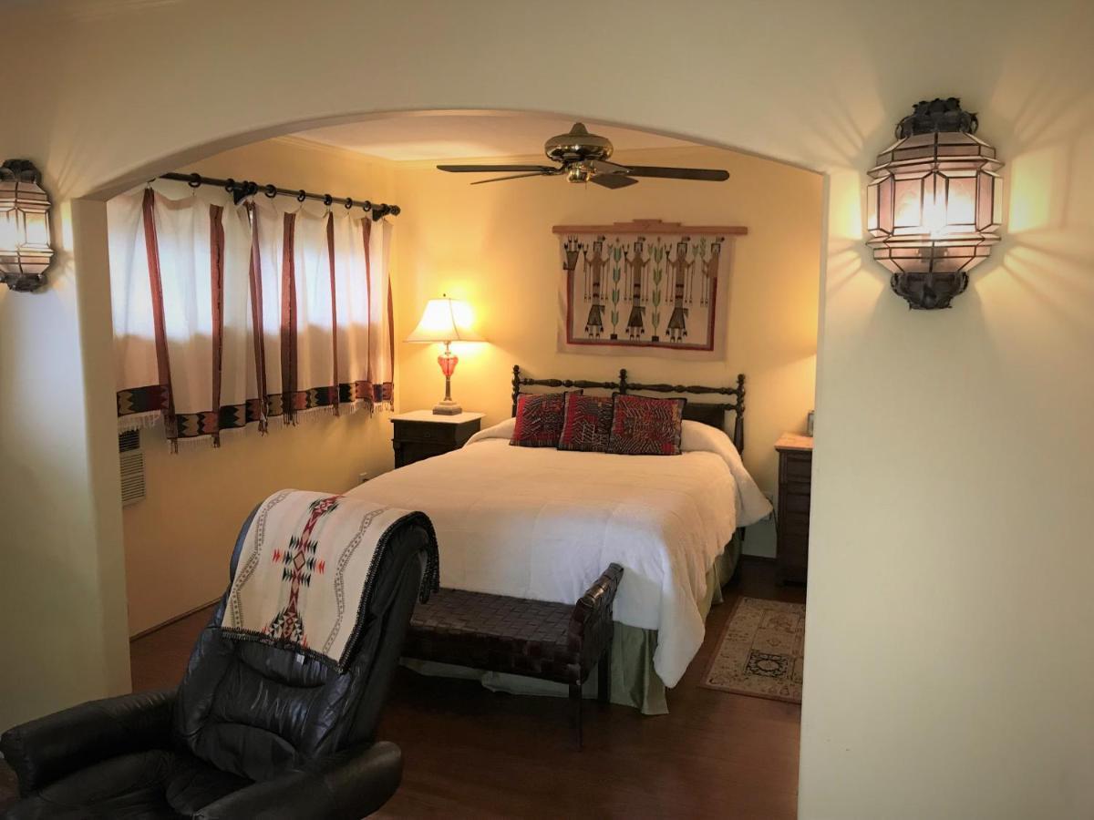 Casa Blanca Inn And Suites Фармингтон Экстерьер фото